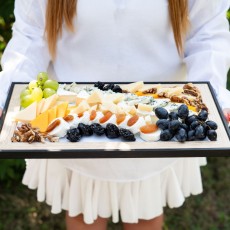 Platou de brânzeturi cu fructe